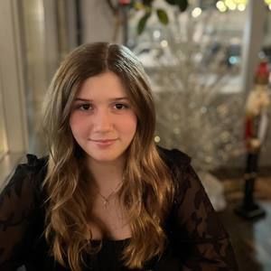 Meet your Posher, Chloe